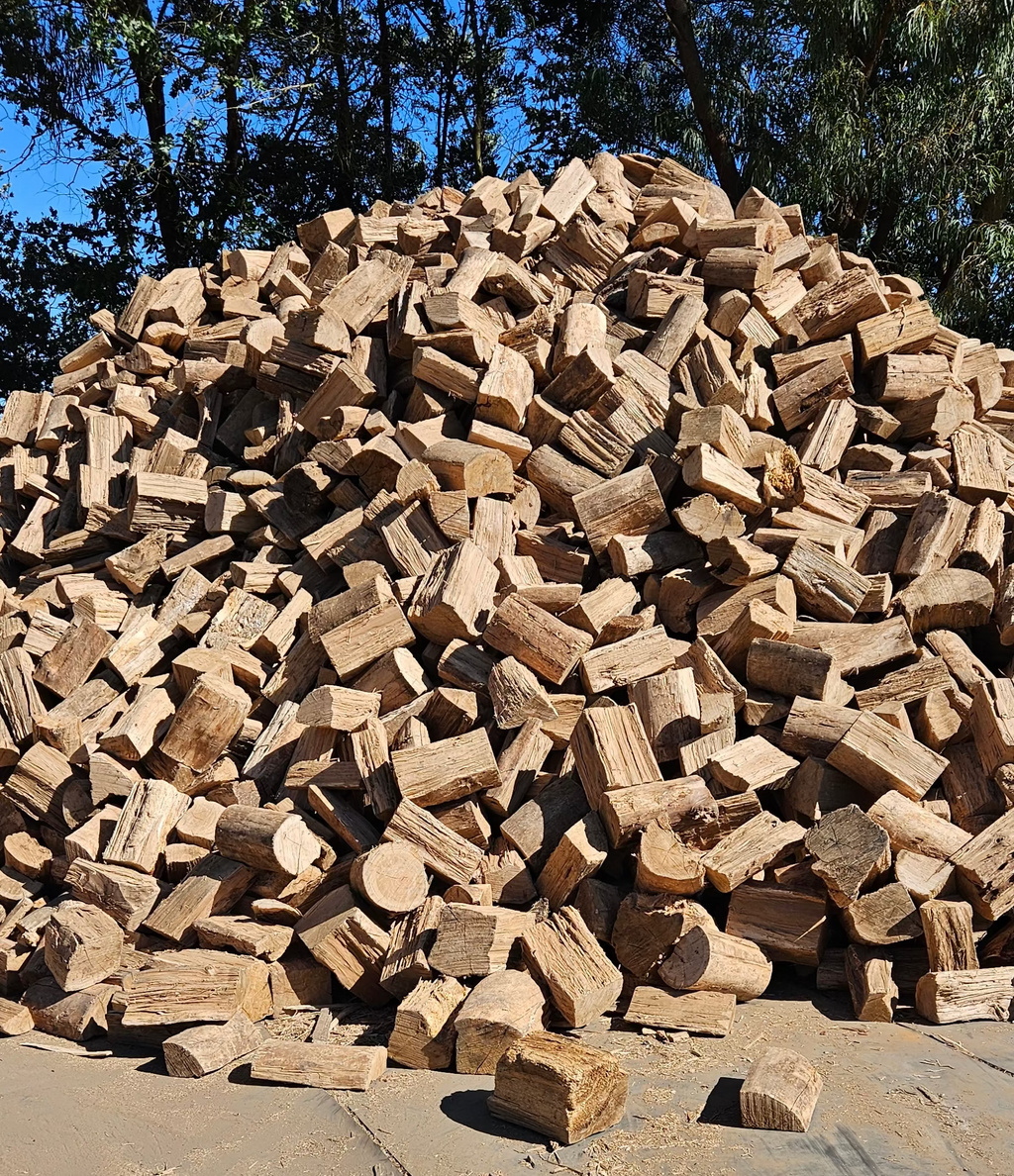 Sugar gum-1 Tonne/approx 2 metres (unstacked)